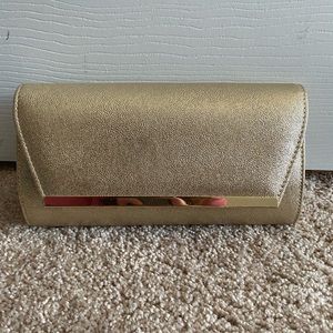 Cute Clutch-to-Purse Gold Bag